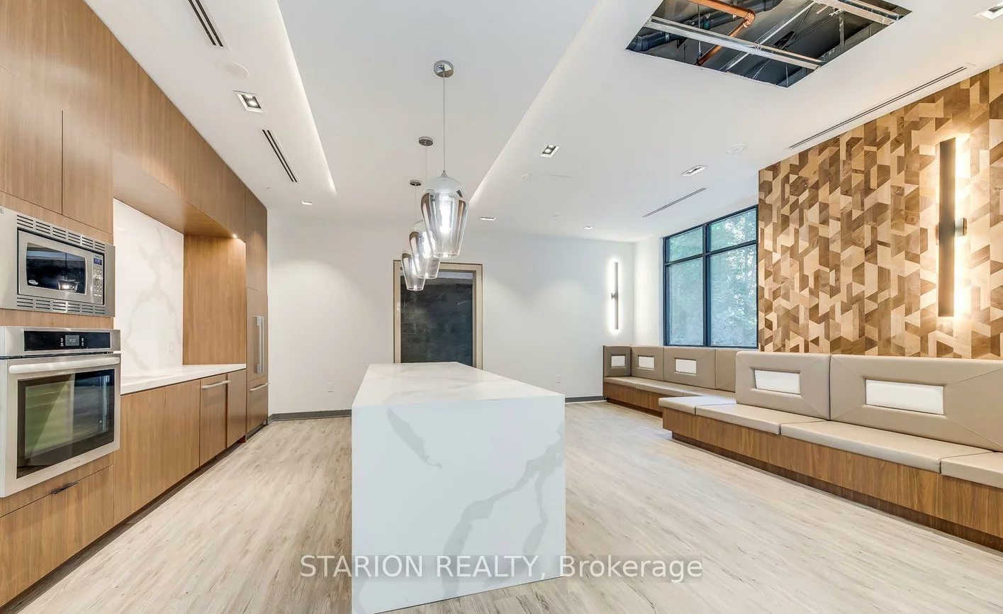 25, Neighbourhood, Stonegate-Queensway, Toronto