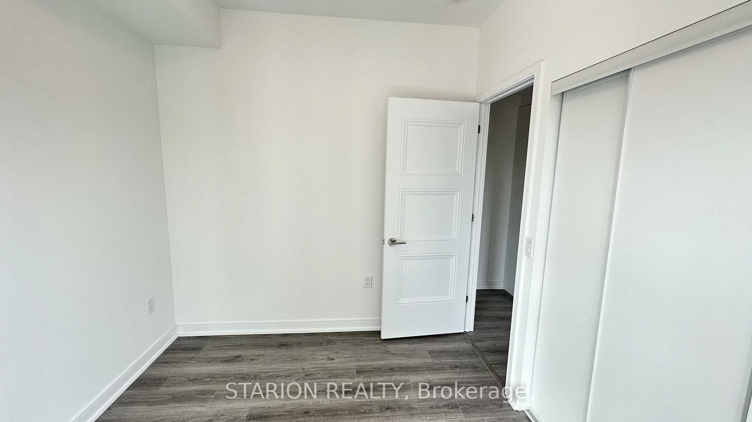 25, Neighbourhood, Stonegate-Queensway, Toronto
