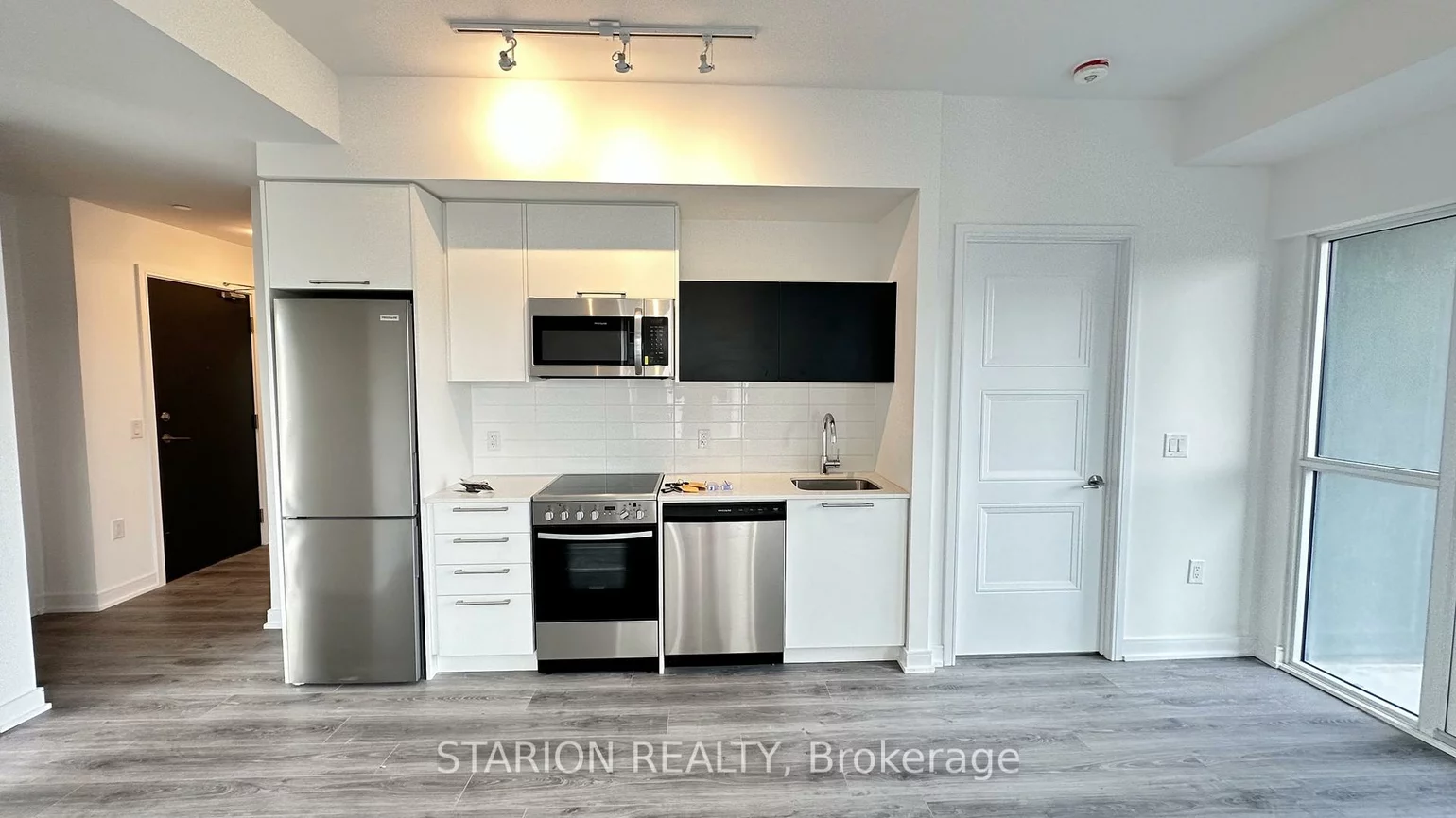 25, Neighbourhood, Stonegate-Queensway, Toronto
