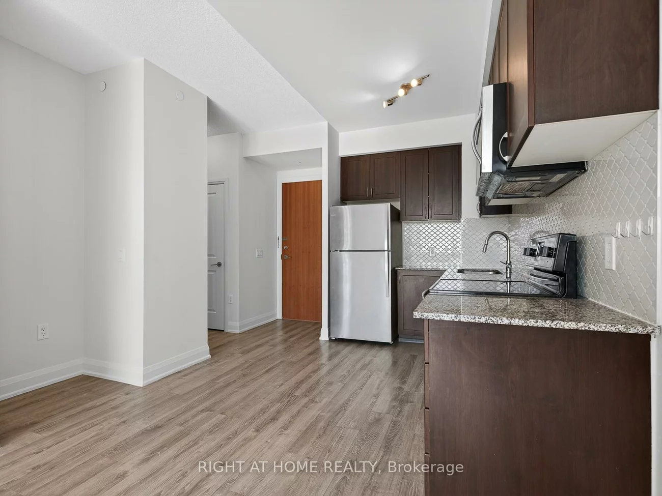 2800, Keele, Downsview-Roding-CFB, Toronto