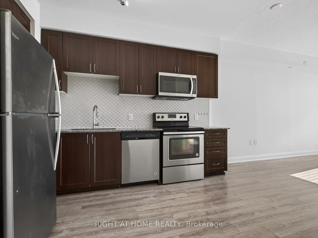 2800, Keele, Downsview-Roding-CFB, Toronto