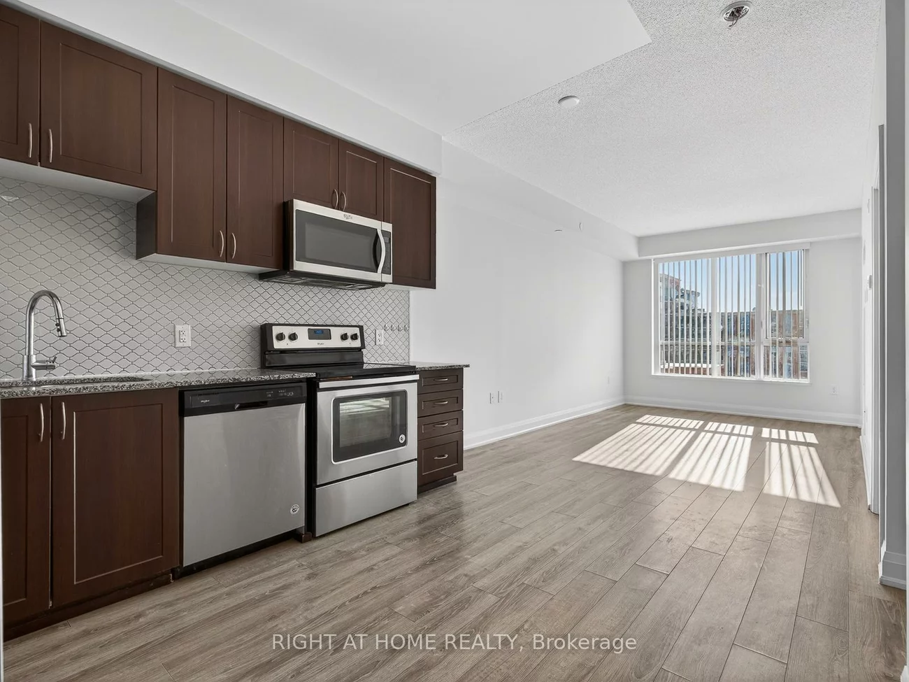 2800, Keele, Downsview-Roding-CFB, Toronto