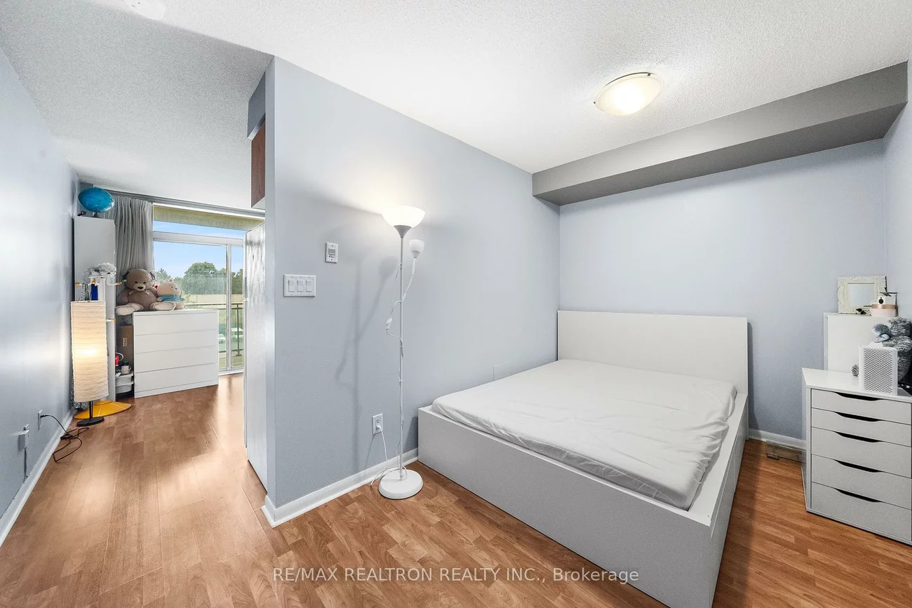 2464, Weston, Weston, Toronto
