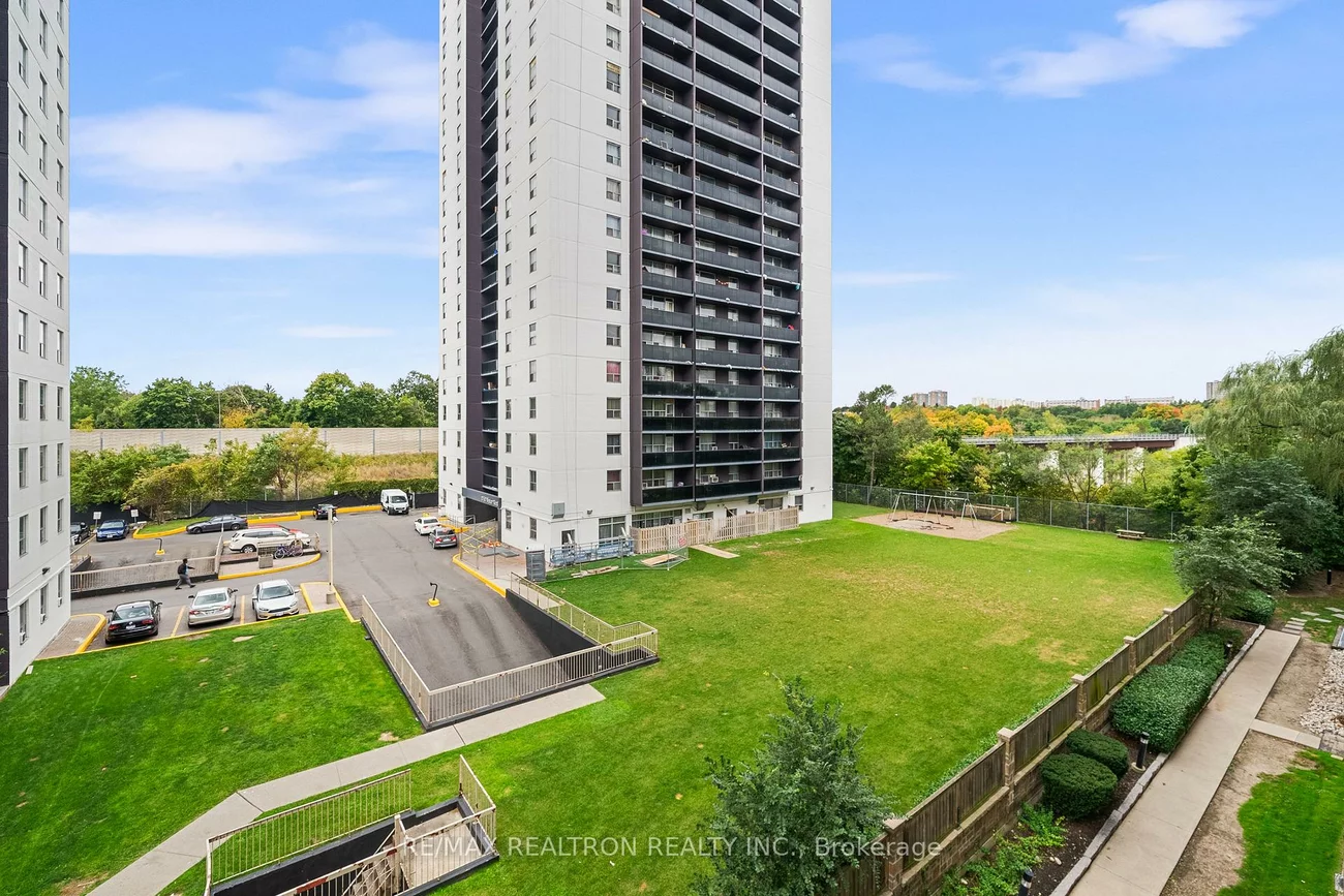 2464, Weston, Weston, Toronto