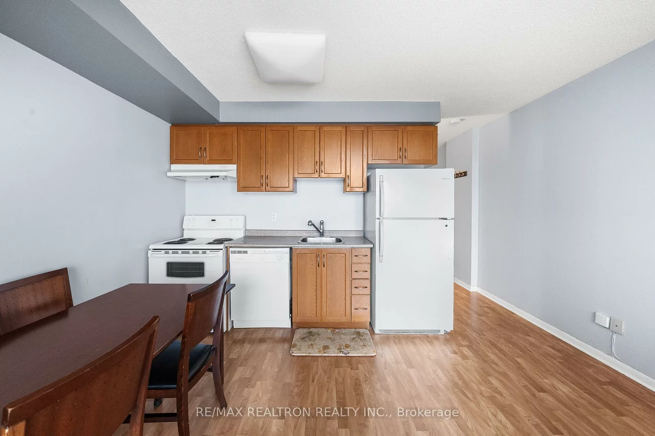 2464, Weston, Weston, Toronto
