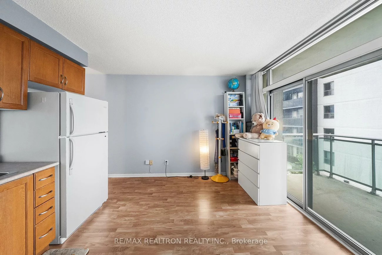2464, Weston, Weston, Toronto