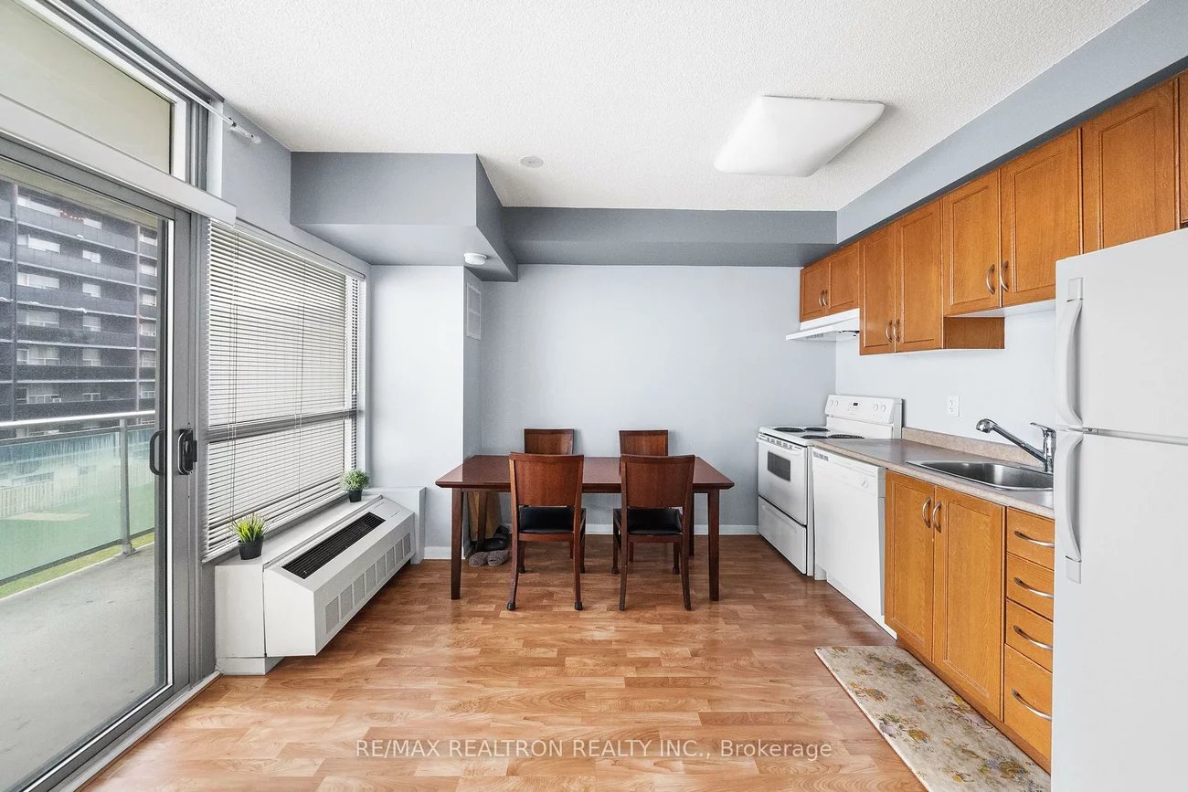 2464, Weston, Weston, Toronto