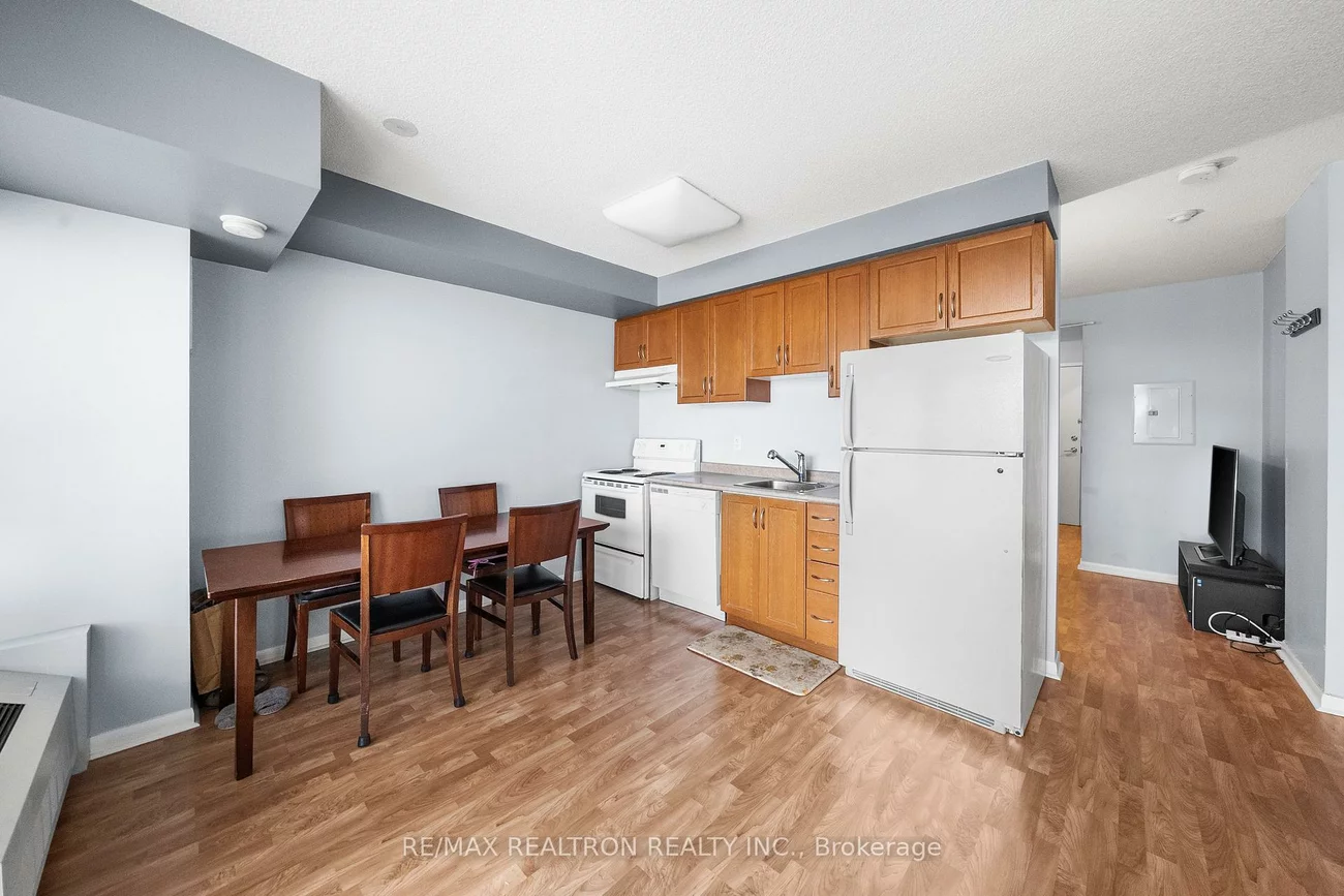 2464, Weston, Weston, Toronto