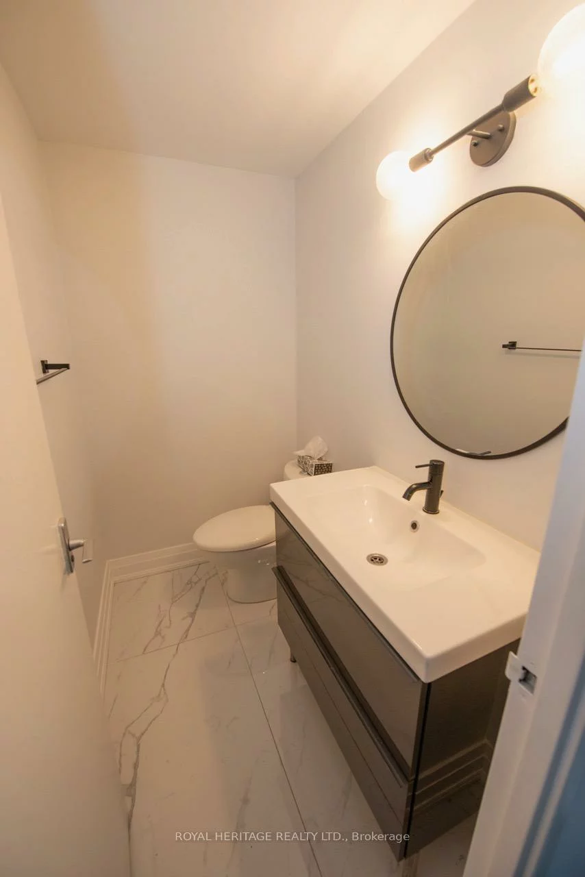 60, Southport, High Park-Swansea, Toronto