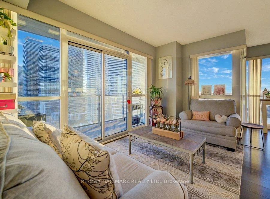 2200, Lakeshore, Mimico, Toronto