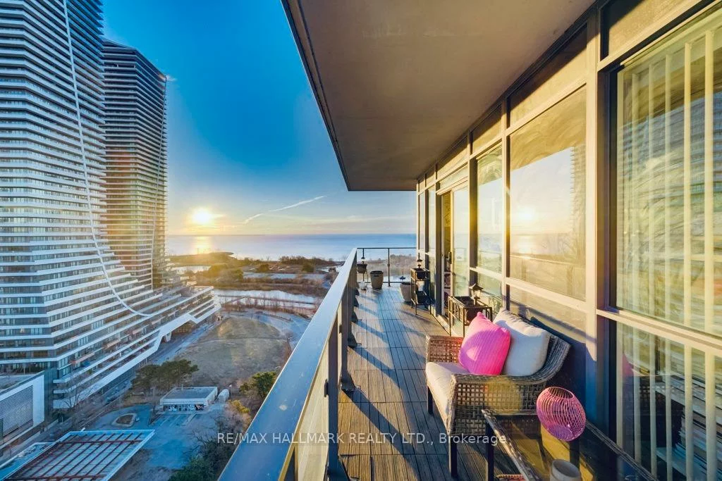 2200, Lakeshore, Mimico, Toronto