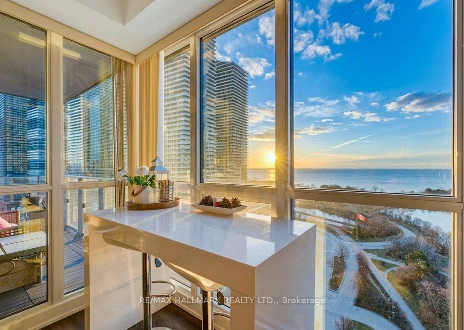 2200, Lakeshore, Mimico, Toronto