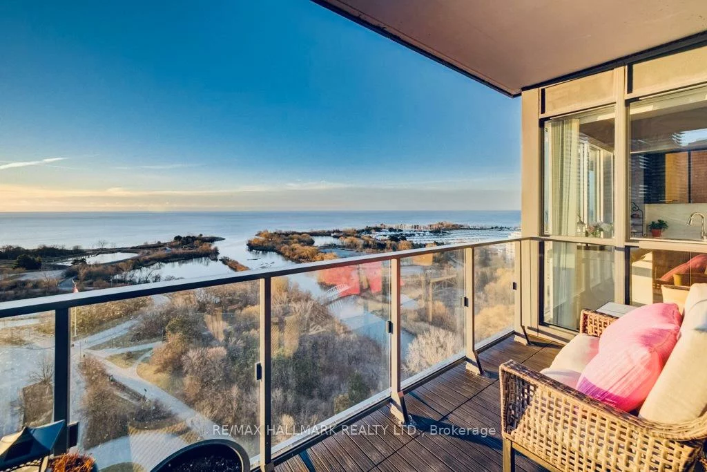 2200, Lakeshore, Mimico, Toronto