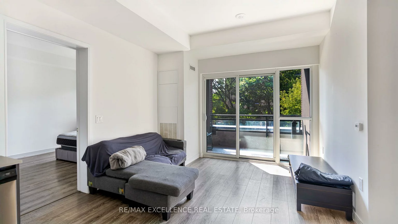 25, Neighbourhood, Stonegate-Queensway, Toronto