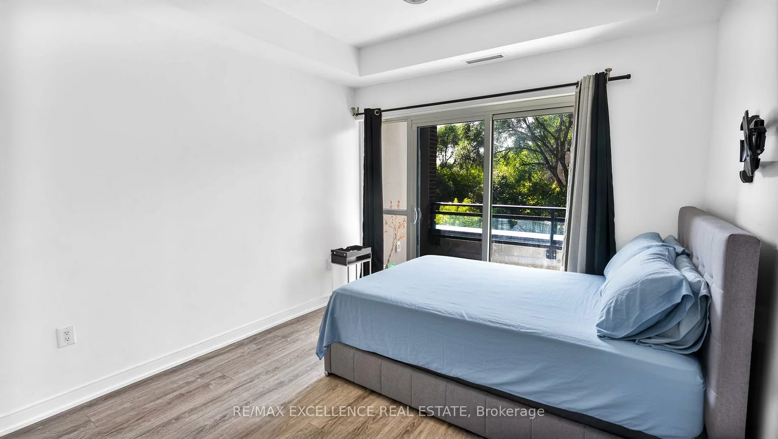 25, Neighbourhood, Stonegate-Queensway, Toronto