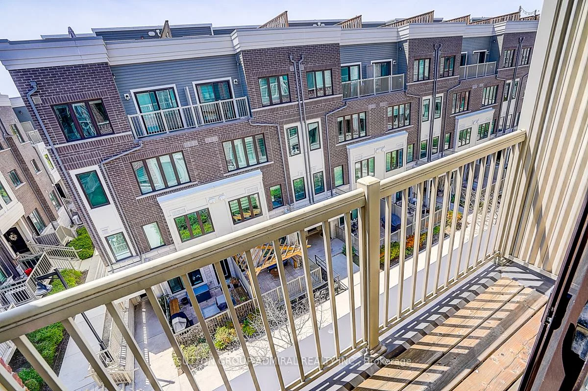 85, Eastwood Park, Long Branch, Toronto
