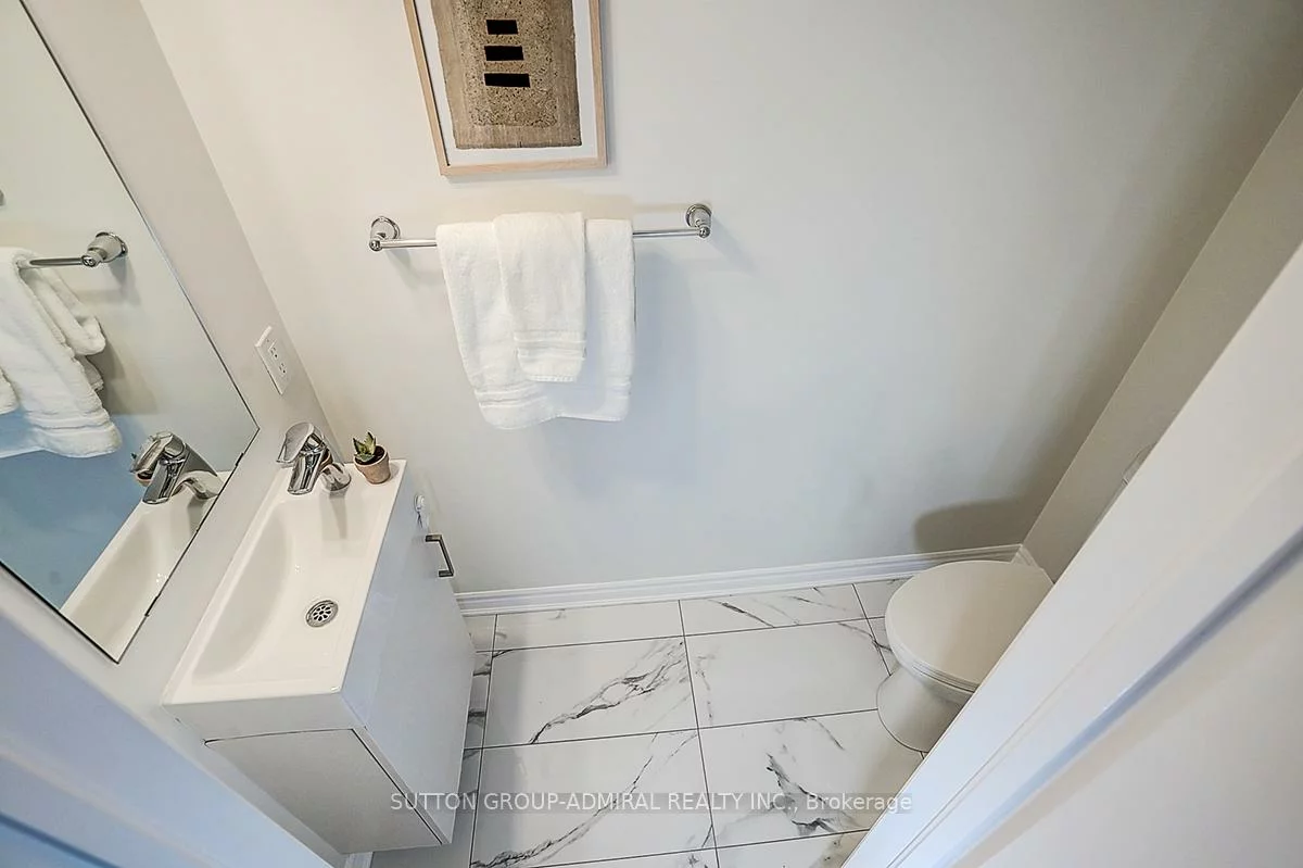 85, Eastwood Park, Long Branch, Toronto