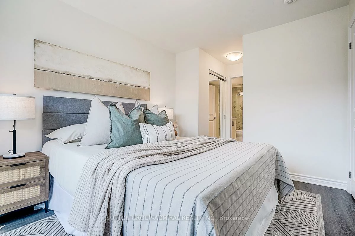 85, Eastwood Park, Long Branch, Toronto