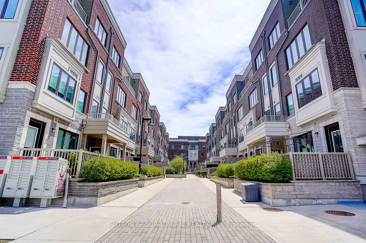 85, Eastwood Park, Long Branch, Toronto