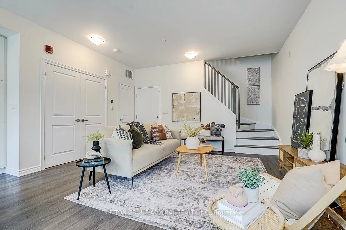 85, Eastwood Park, Long Branch, Toronto