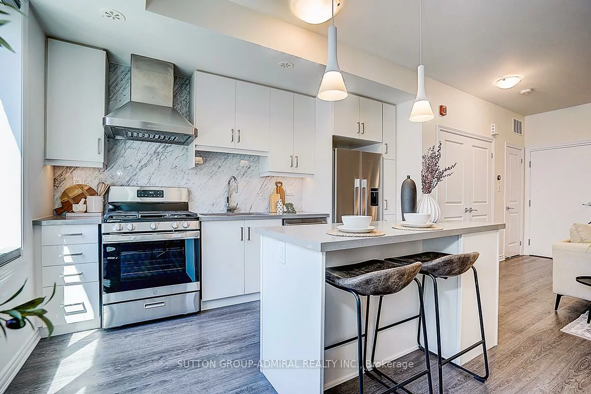 85, Eastwood Park, Long Branch, Toronto