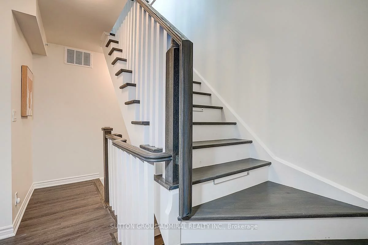 85, Eastwood Park, Long Branch, Toronto