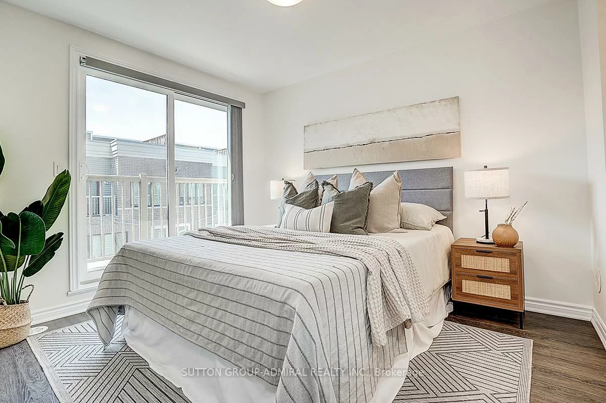 85, Eastwood Park, Long Branch, Toronto