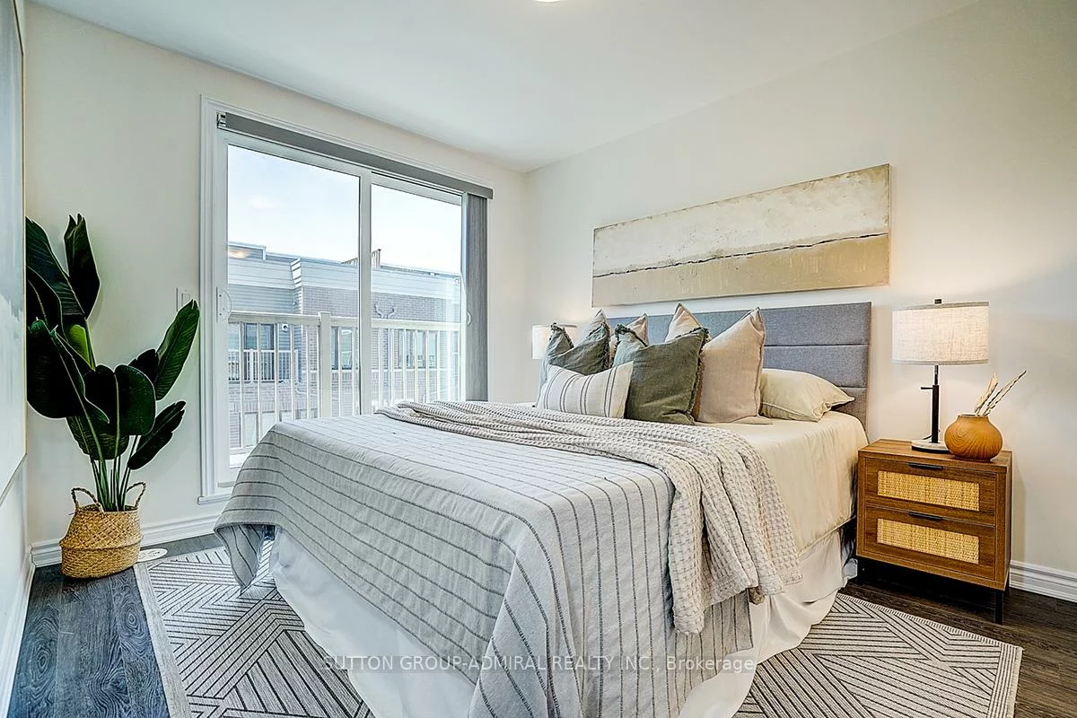 85, Eastwood Park, Long Branch, Toronto