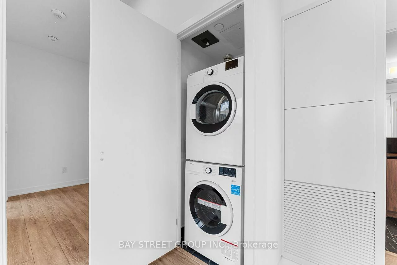 1100, Sheppard, York University Heights, Toronto