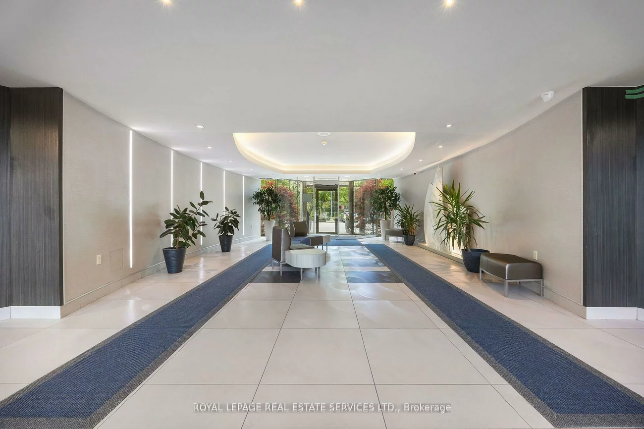 2261, Lake shore, Mimico, Toronto