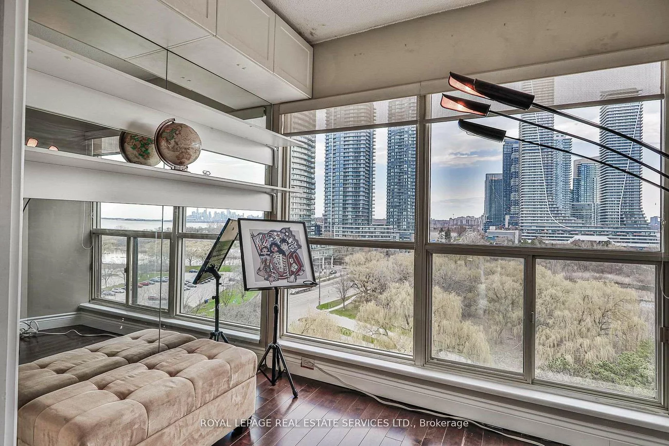 2261, Lake shore, Mimico, Toronto