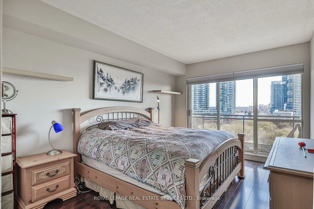 2261, Lake shore, Mimico, Toronto