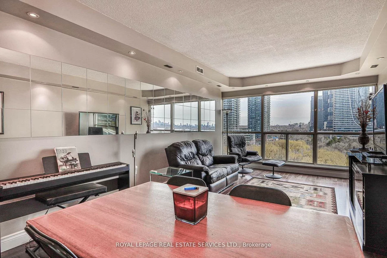 2261, Lake shore, Mimico, Toronto