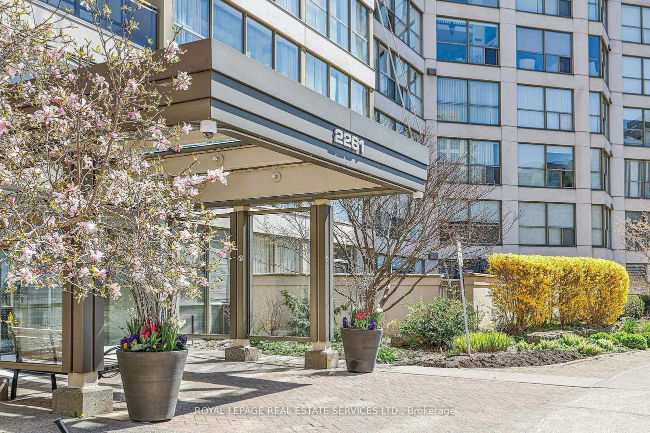 2261, Lake shore, Mimico, Toronto