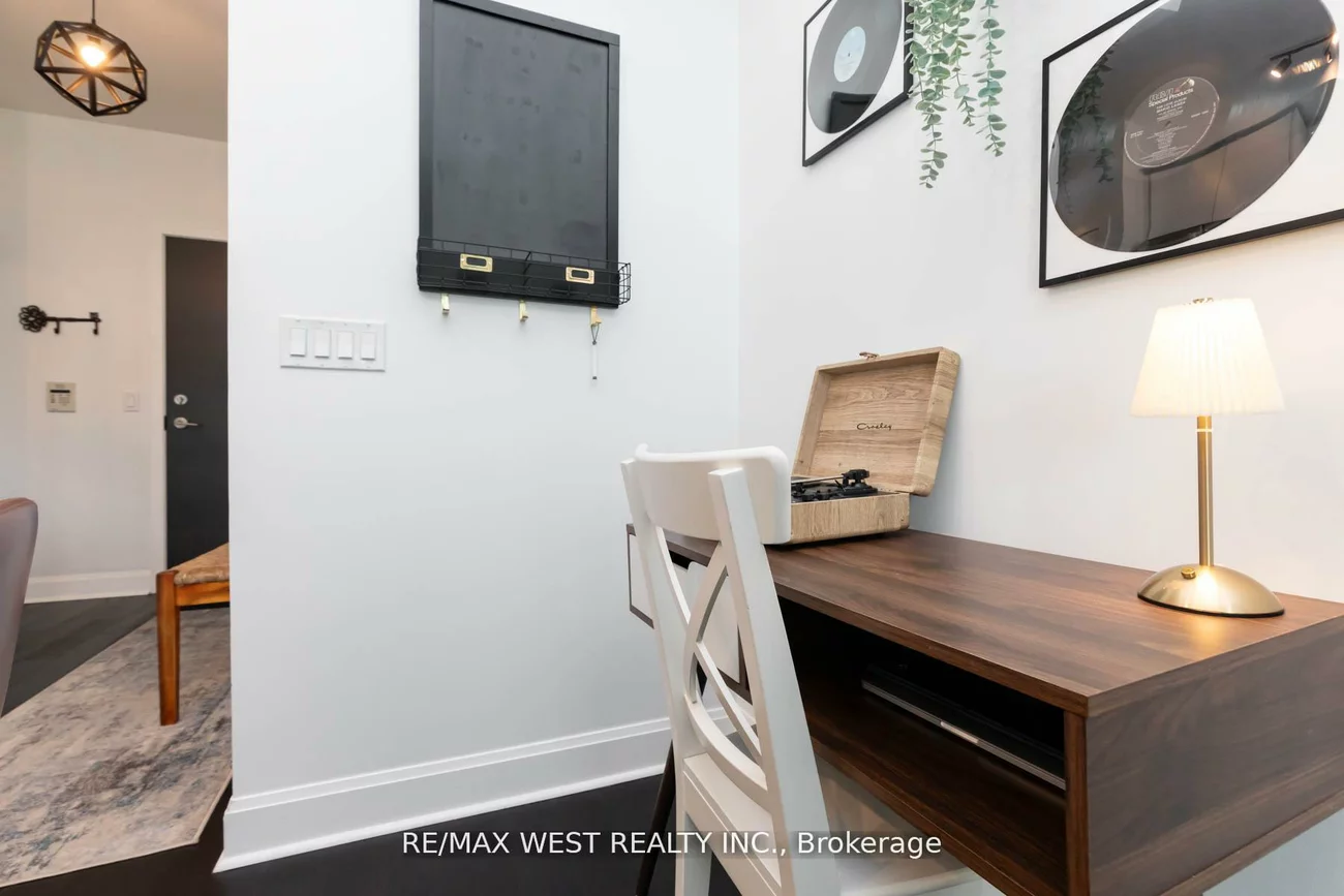 33, Shore Breeze, Mimico, Toronto