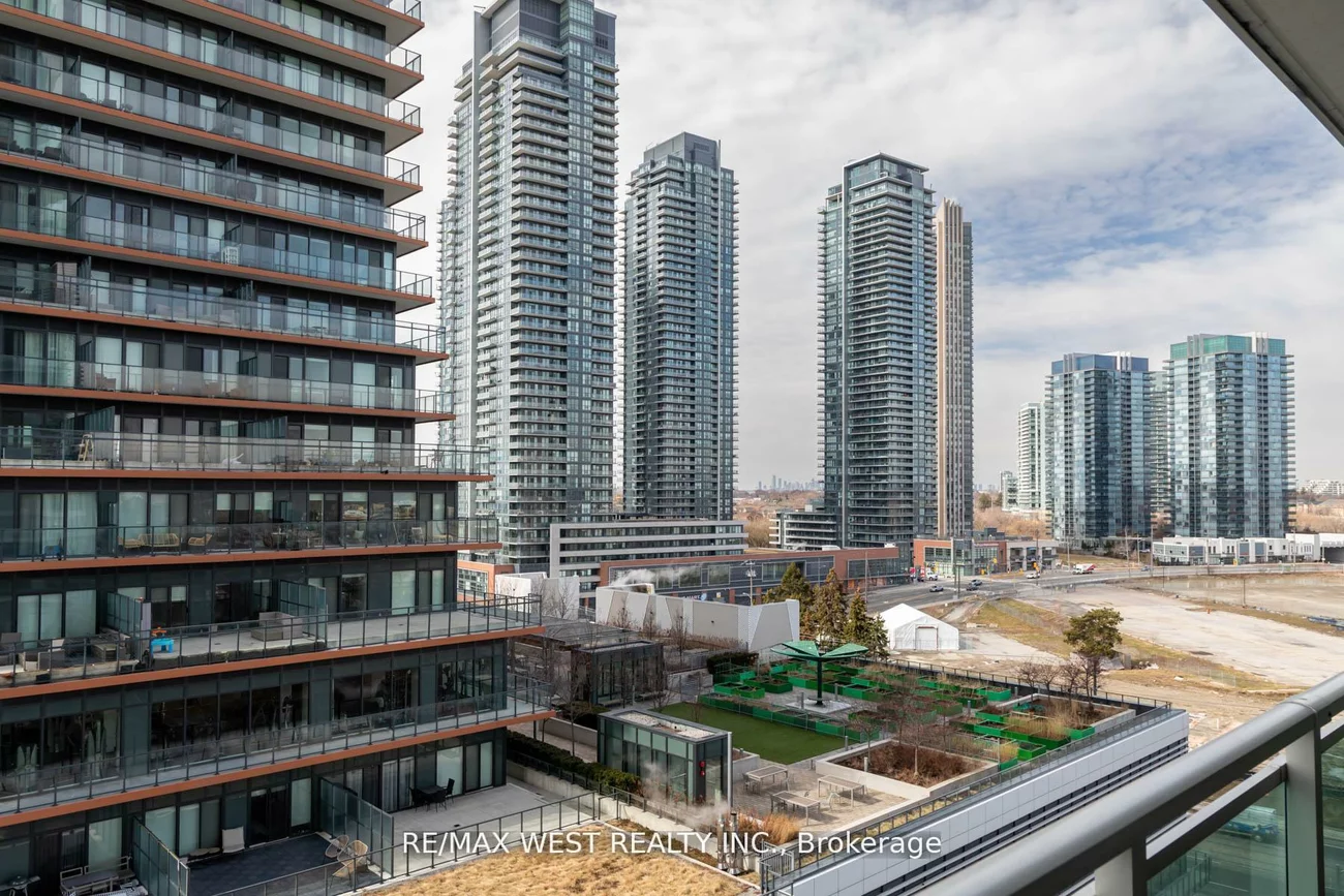 33, Shore Breeze, Mimico, Toronto