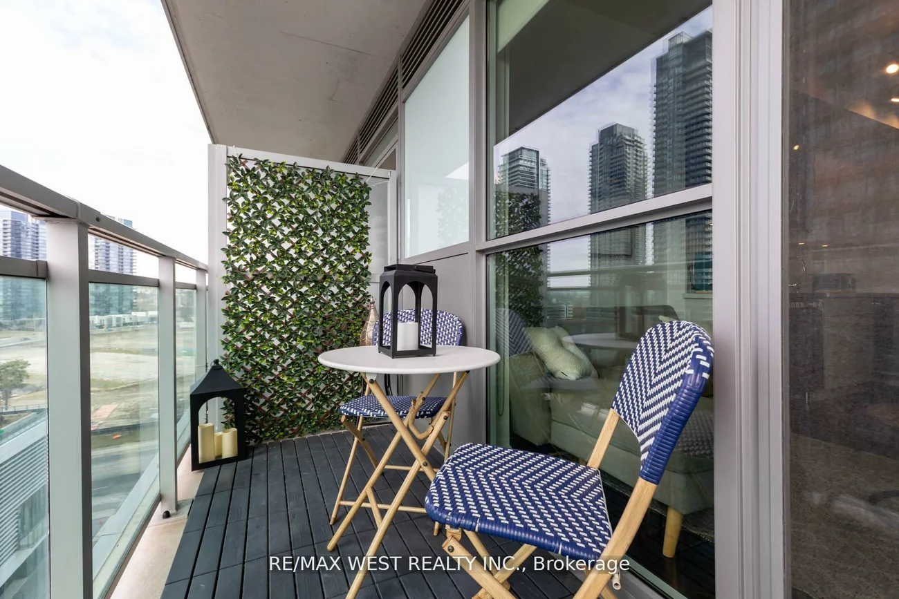 33, Shore Breeze, Mimico, Toronto