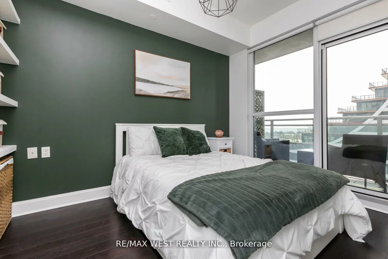 33, Shore Breeze, Mimico, Toronto