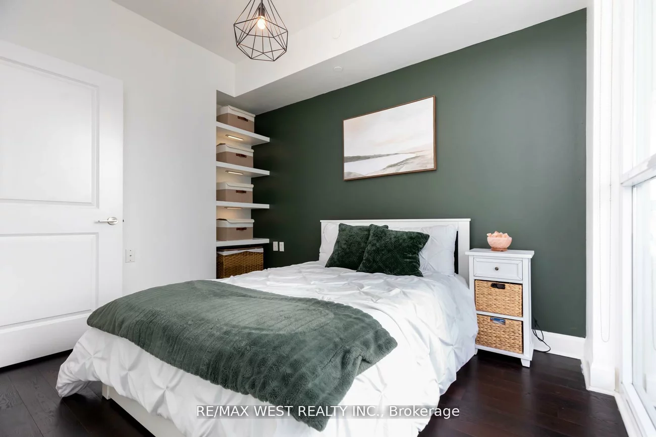 33, Shore Breeze, Mimico, Toronto