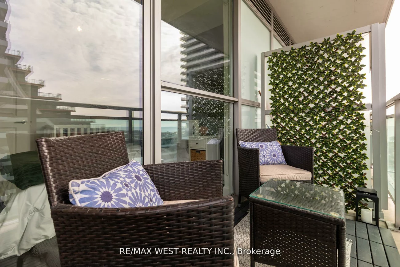 33, Shore Breeze, Mimico, Toronto