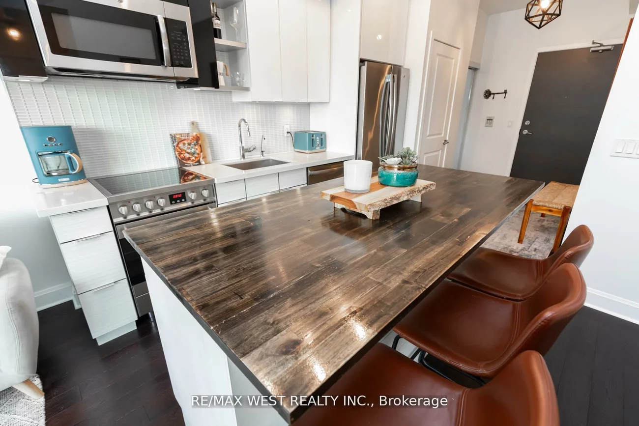 33, Shore Breeze, Mimico, Toronto
