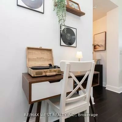 33, Shore Breeze, Mimico, Toronto