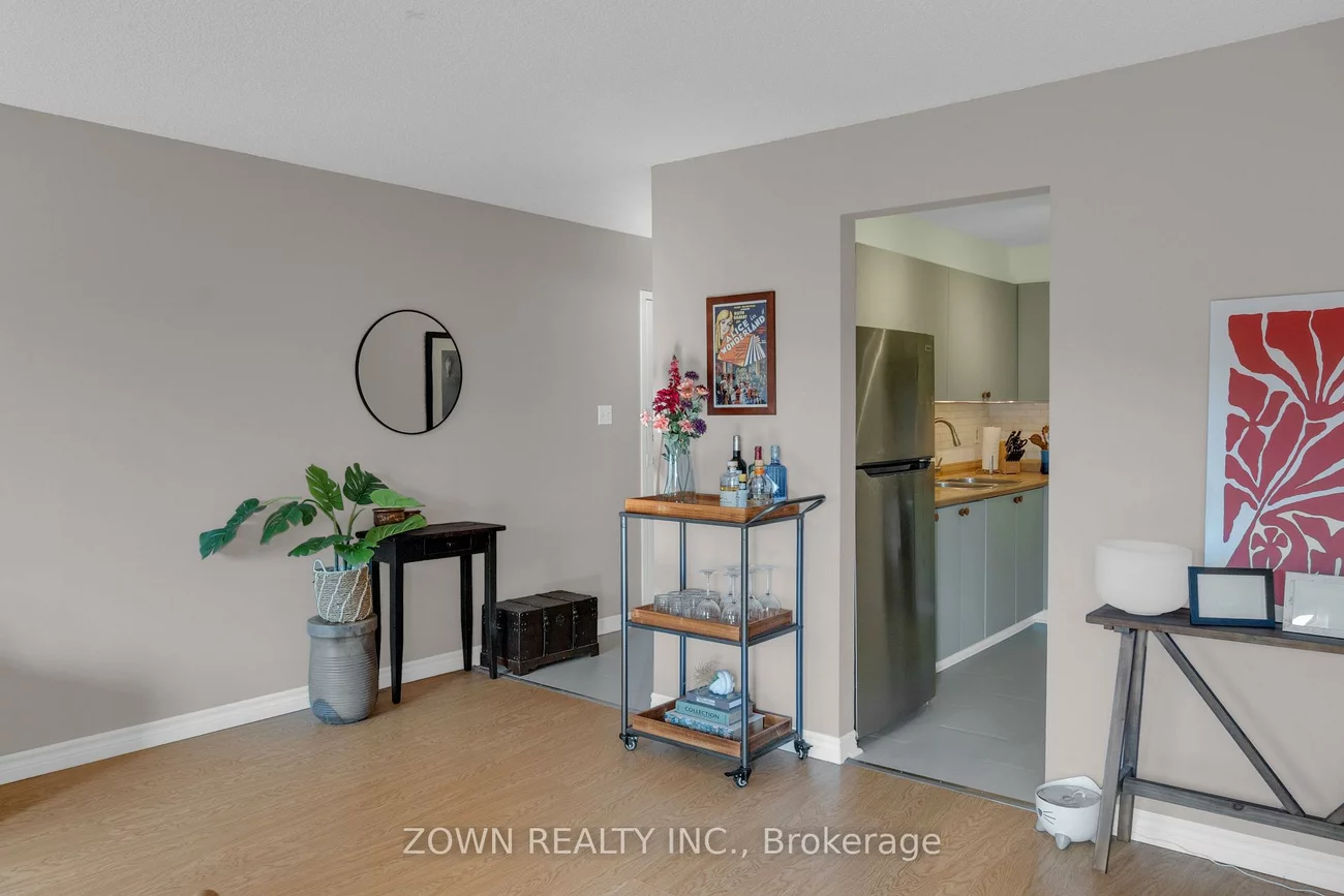 3835, Lakeshore, Long Branch, Toronto