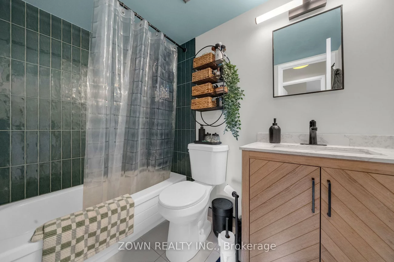 3835, Lakeshore, Long Branch, Toronto