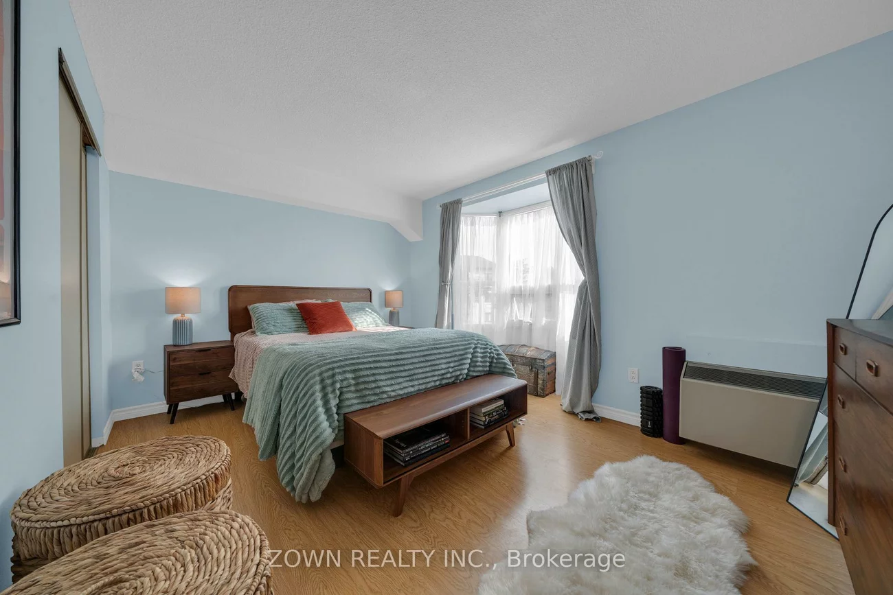 3835, Lakeshore, Long Branch, Toronto