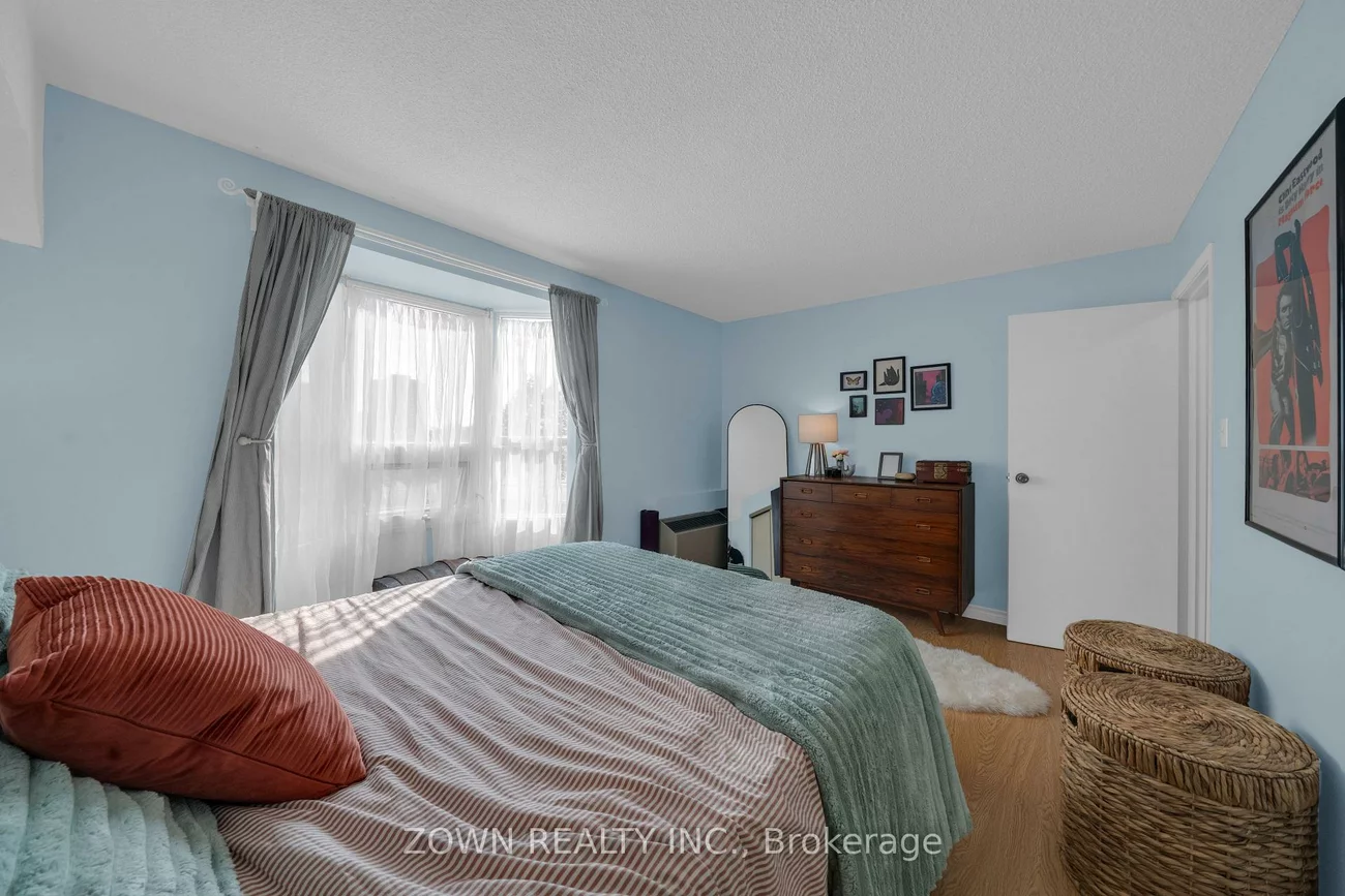 3835, Lakeshore, Long Branch, Toronto