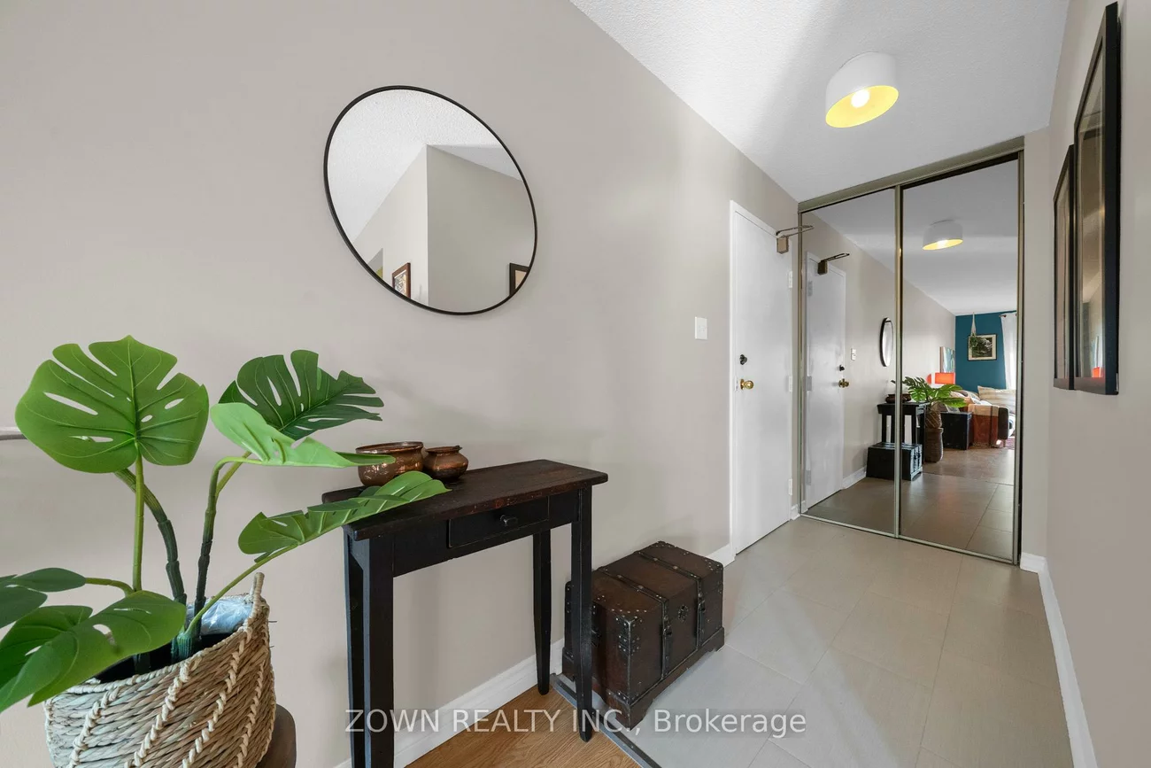 3835, Lakeshore, Long Branch, Toronto