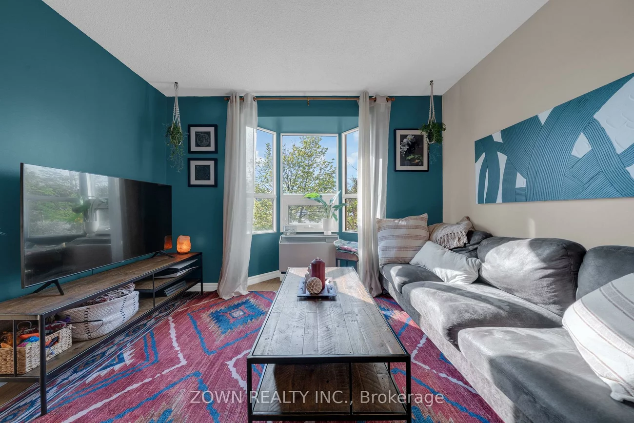 3835, Lakeshore, Long Branch, Toronto