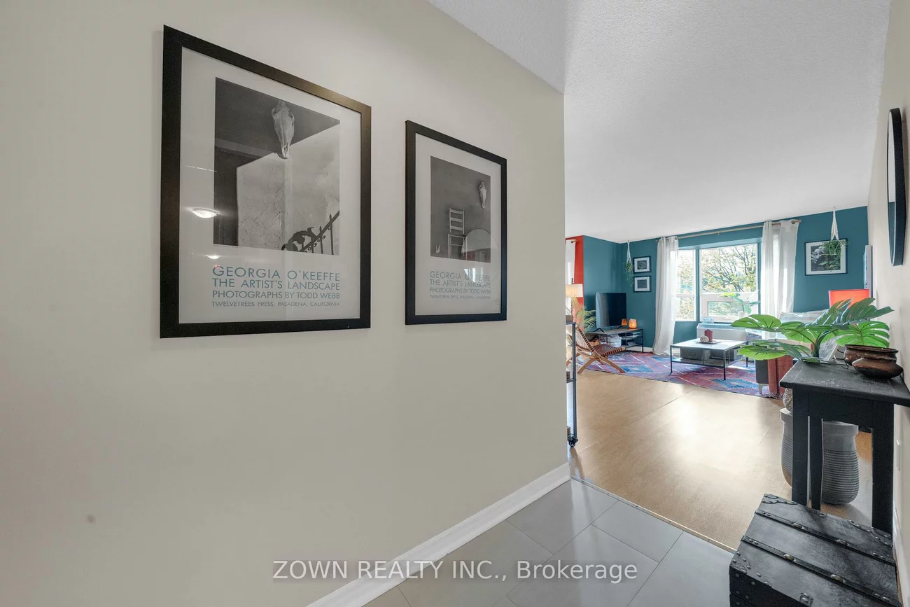 3835, Lakeshore, Long Branch, Toronto