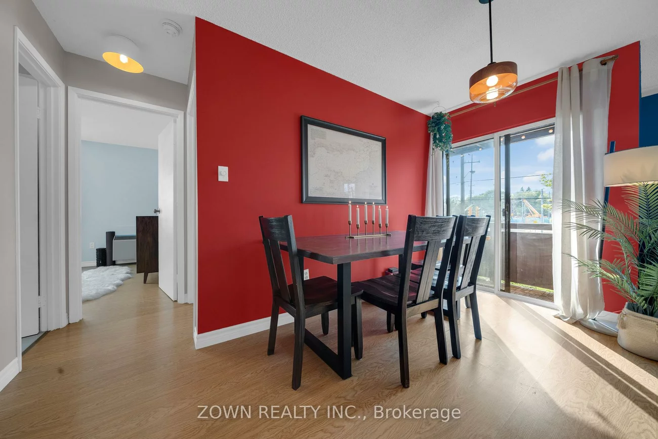 3835, Lakeshore, Long Branch, Toronto